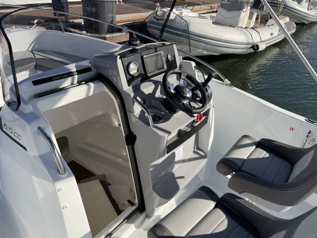 Bateau à moteur